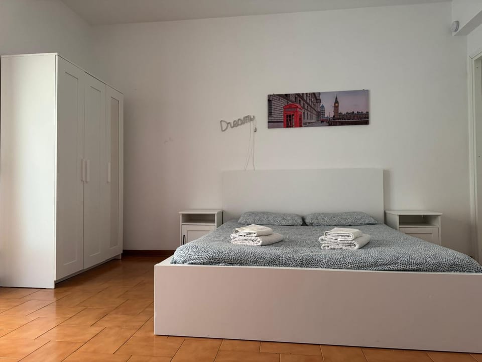Bed, Photo of the whole room, Bedroom, towels, wardrobe
