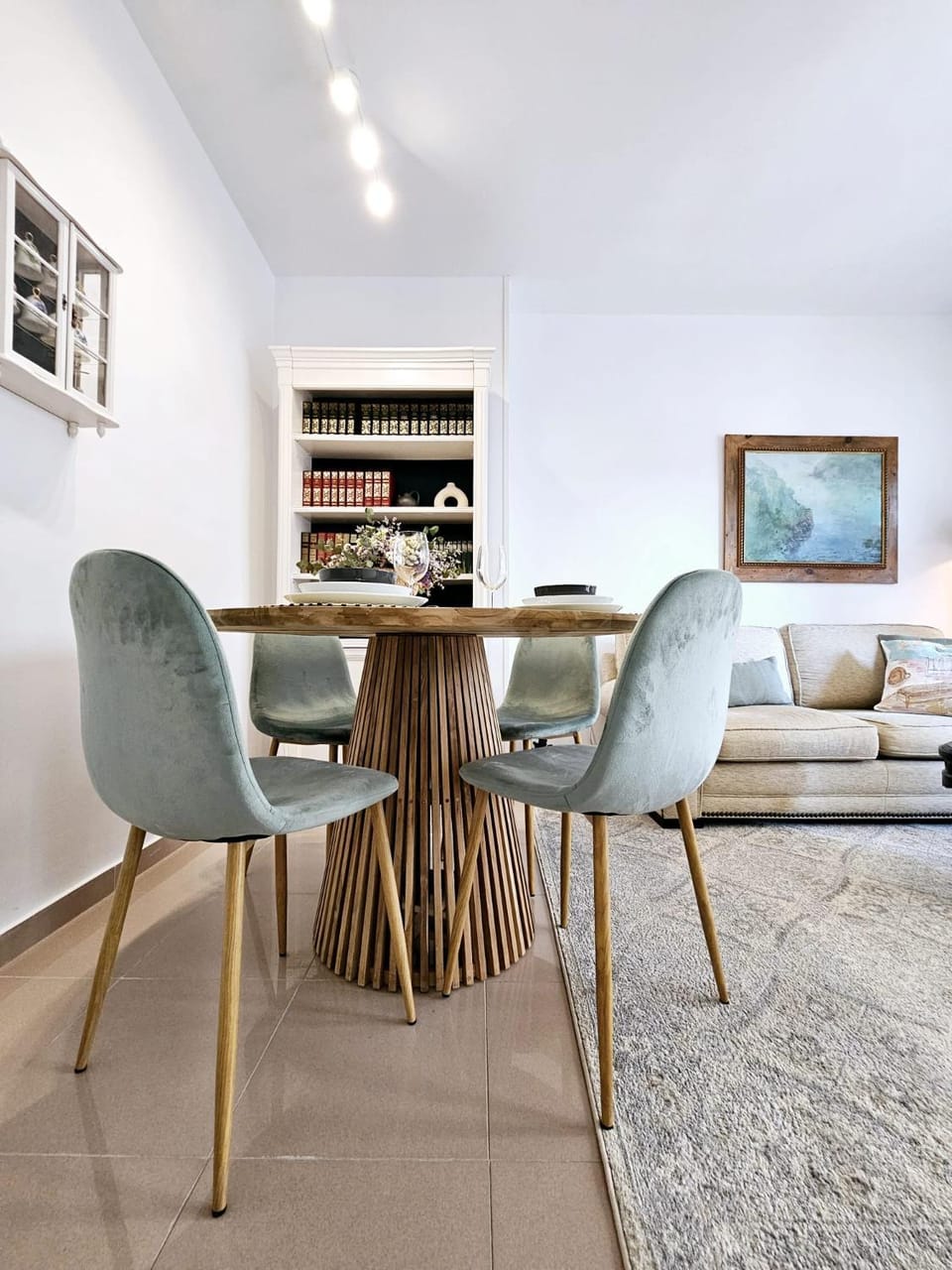 Living room, Seating area, Dining area