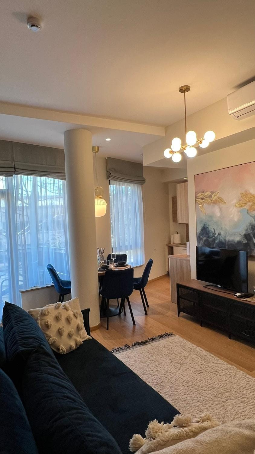 TV and multimedia, Living room, Dining area