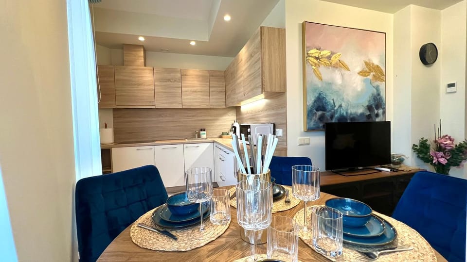 TV and multimedia, Living room, Dining area, kitchen