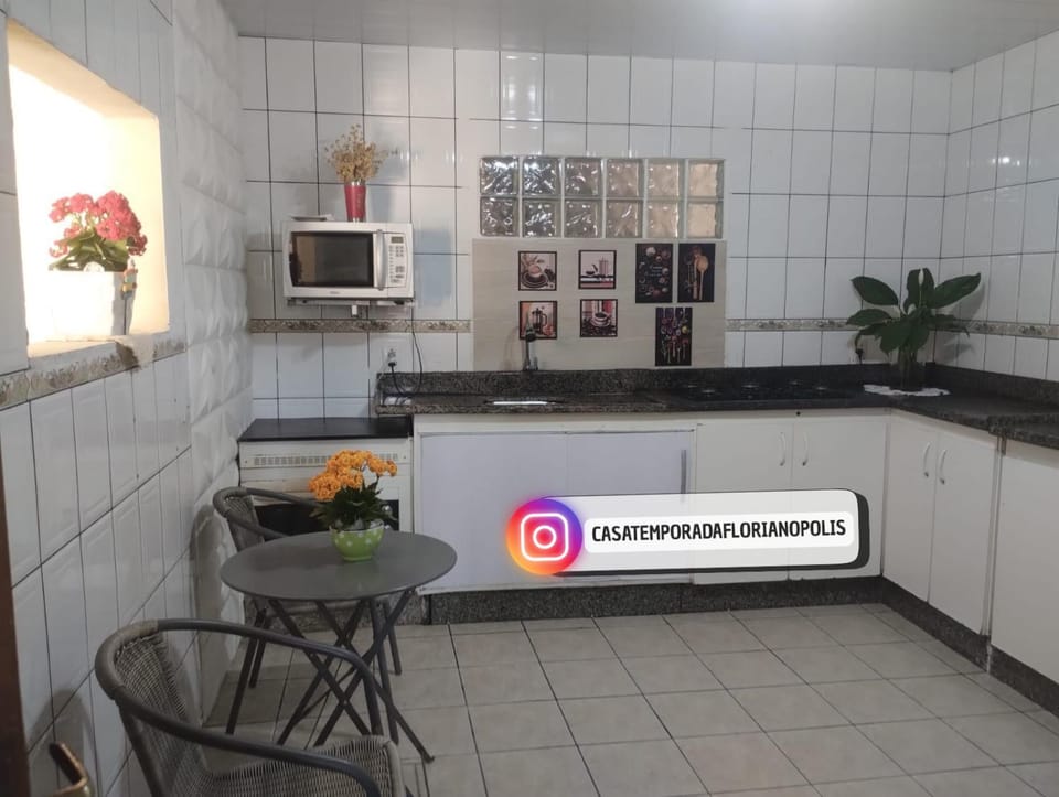 Communal kitchen, oven, stove, kitchen