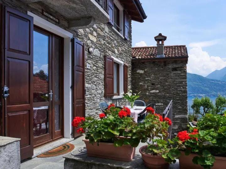 Property building, Balcony/Terrace
