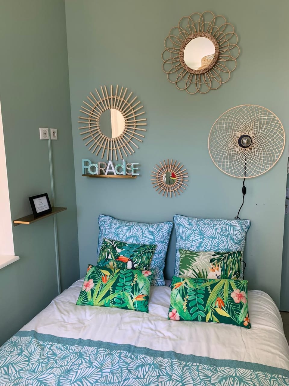 Bed, Decorative detail, Bedroom