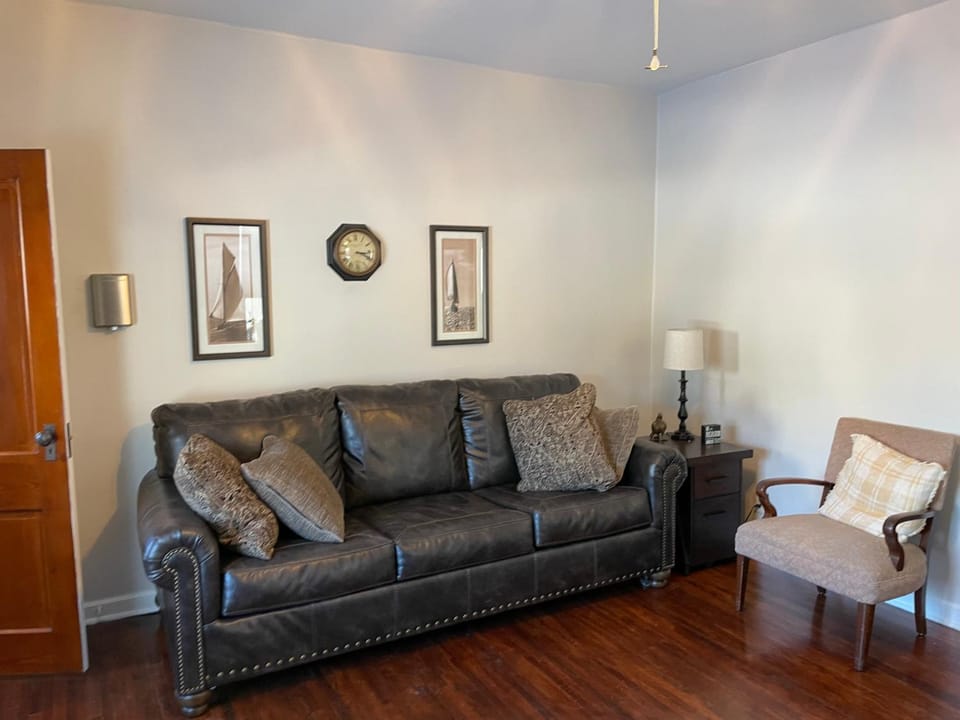 Bed, Living room, Seating area