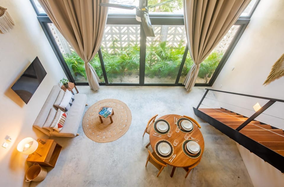 TV and multimedia, Living room, Seating area, Dining area