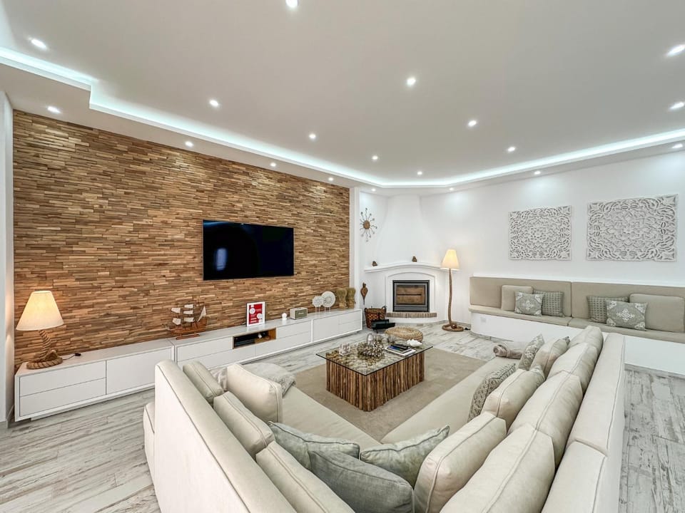 TV and multimedia, Living room, Seating area