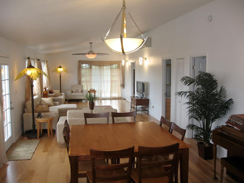 Itʻs All About the Beach House in Hauula