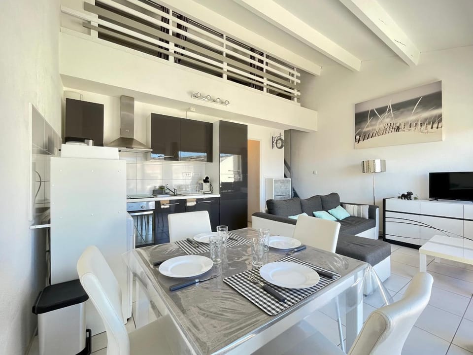 Appartement climatisé pour 6 personnes avec vue sur canal et parking à Sète - FR-1-338-533 Apartment in Occitanie