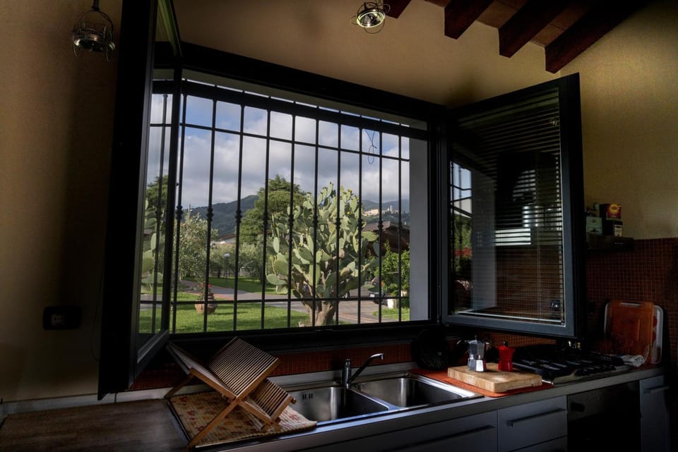 Kitchen or kitchenette, Mountain view