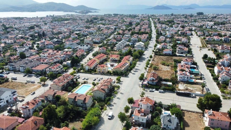 Nearby landmark, Neighbourhood, Bird's eye view, Location