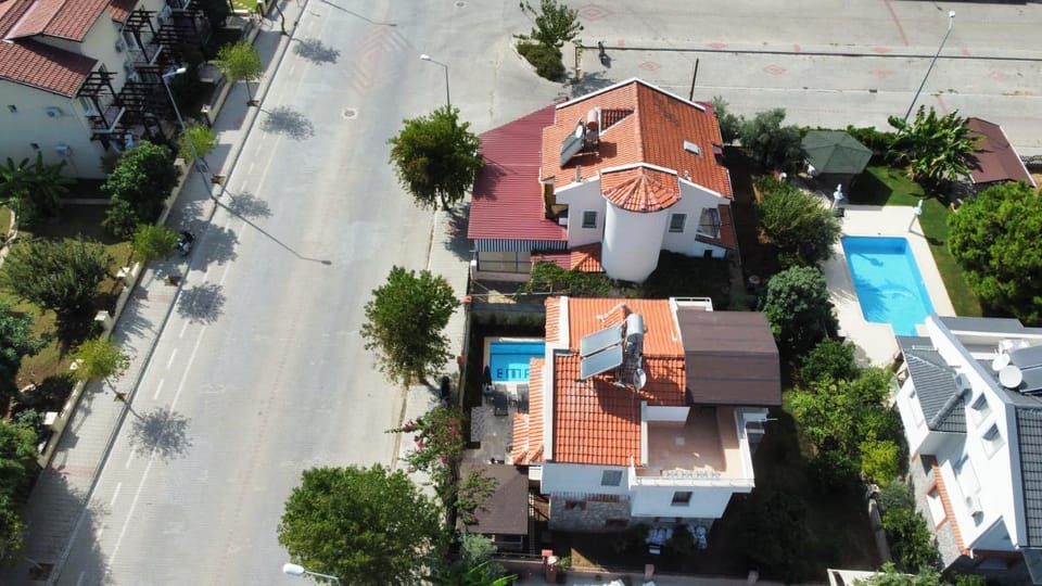 Property building, Day, Bird's eye view, Street view, Location
