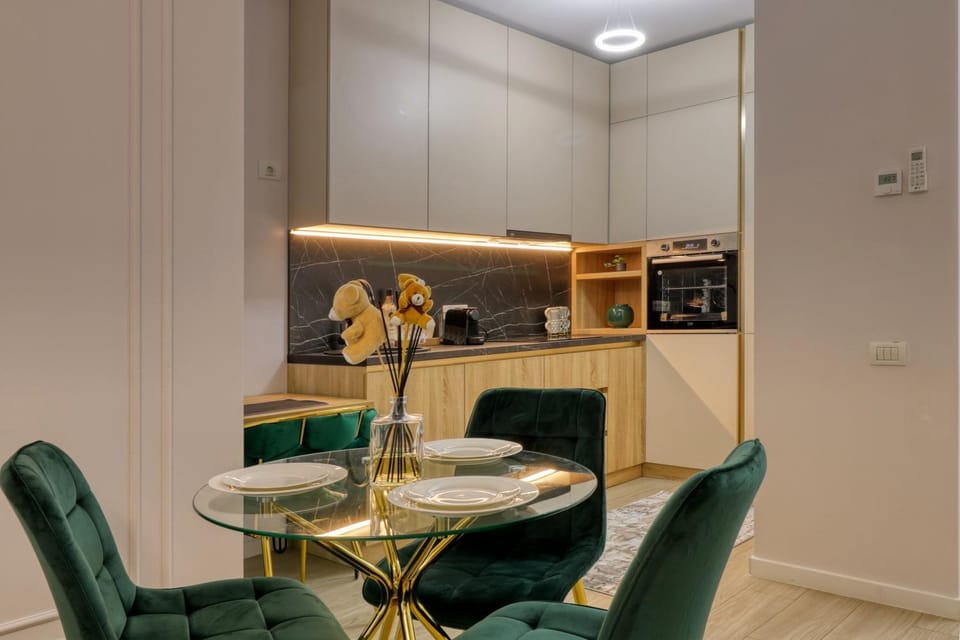 Kitchen or kitchenette, Dining area, minibar, pet friendly, stove