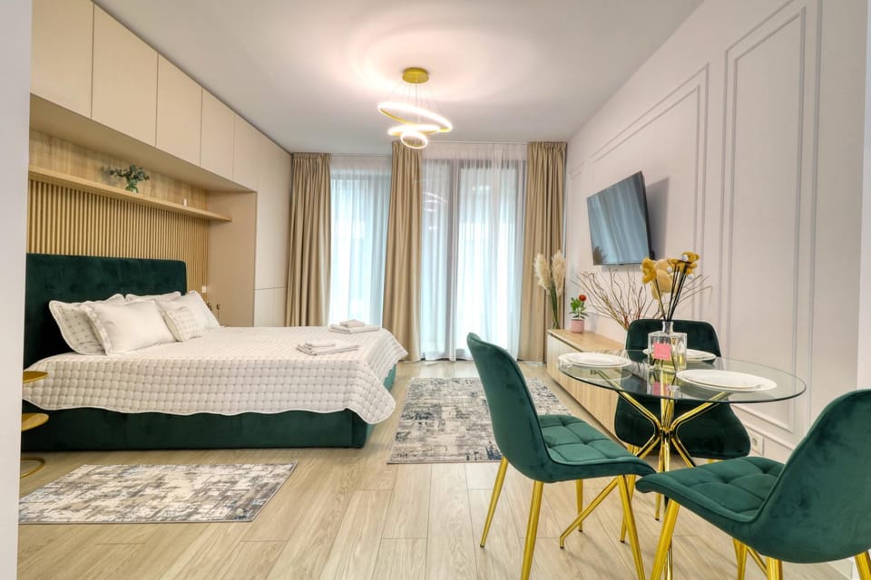 TV and multimedia, Dining area, Bedroom