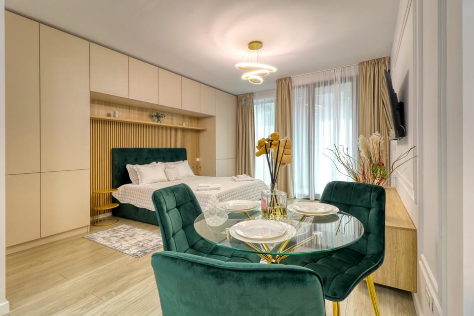 Bed, Living room, Photo of the whole room, Dining area, Bedroom, wardrobe