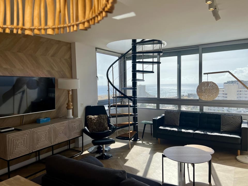 Sensational Penthouse with Ocean View by the Beach House in Maspalomas
