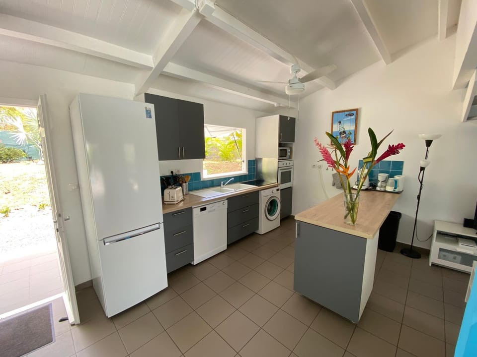Villa Ti Bleu Caraïbes 8 Personnes à St François House in Grande-Terre, Guadeloupe