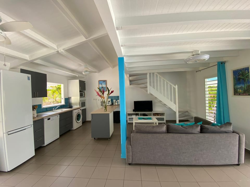 Villa Ti Bleu Caraïbes 8 Personnes à St François House in Grande-Terre, Guadeloupe