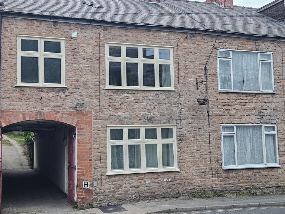 Contractors Corporate Charress House, 6 Bedrooms House in Bassetlaw District