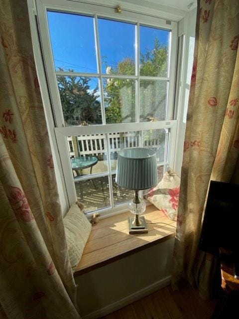 Clearwater 17th Century Cottage House in England