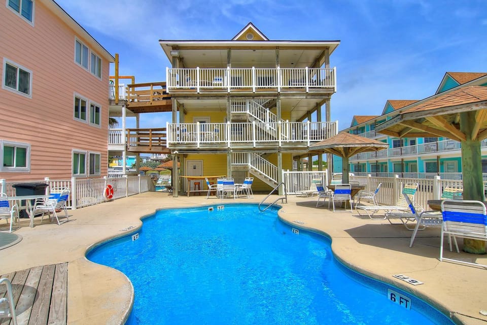 Property building, Swimming pool