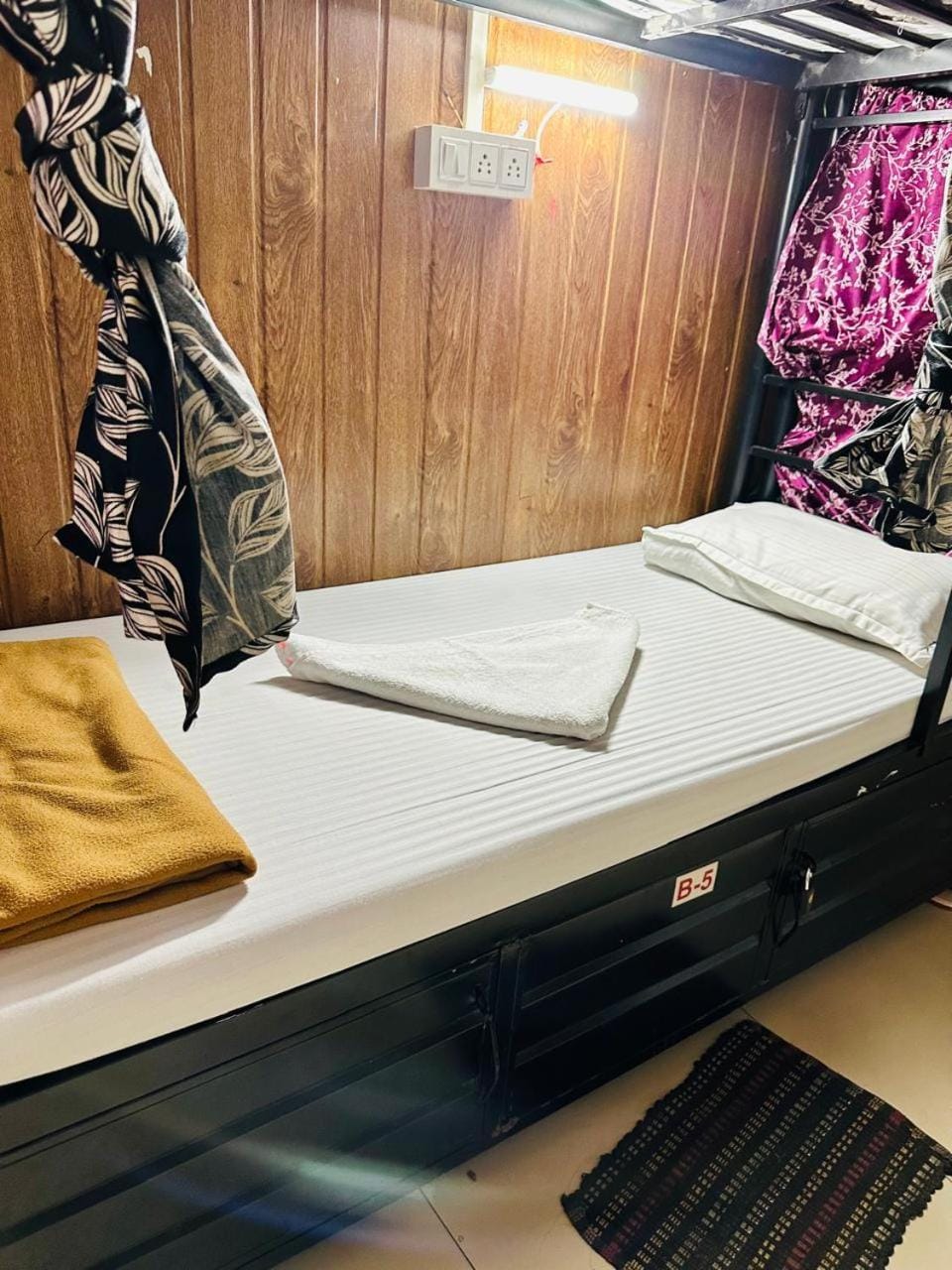 PG Mahira Dormitory Hotel in Mumbai