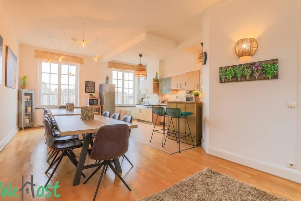 Kitchen or kitchenette, Living room, Dining area
