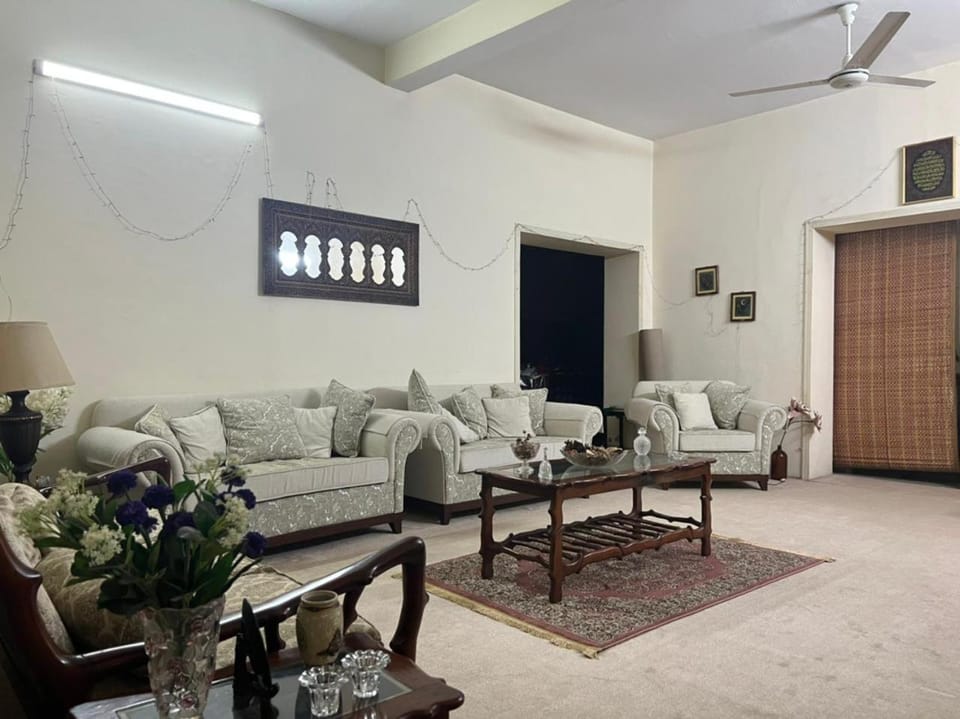 Communal lounge/ TV room, TV and multimedia, Living room