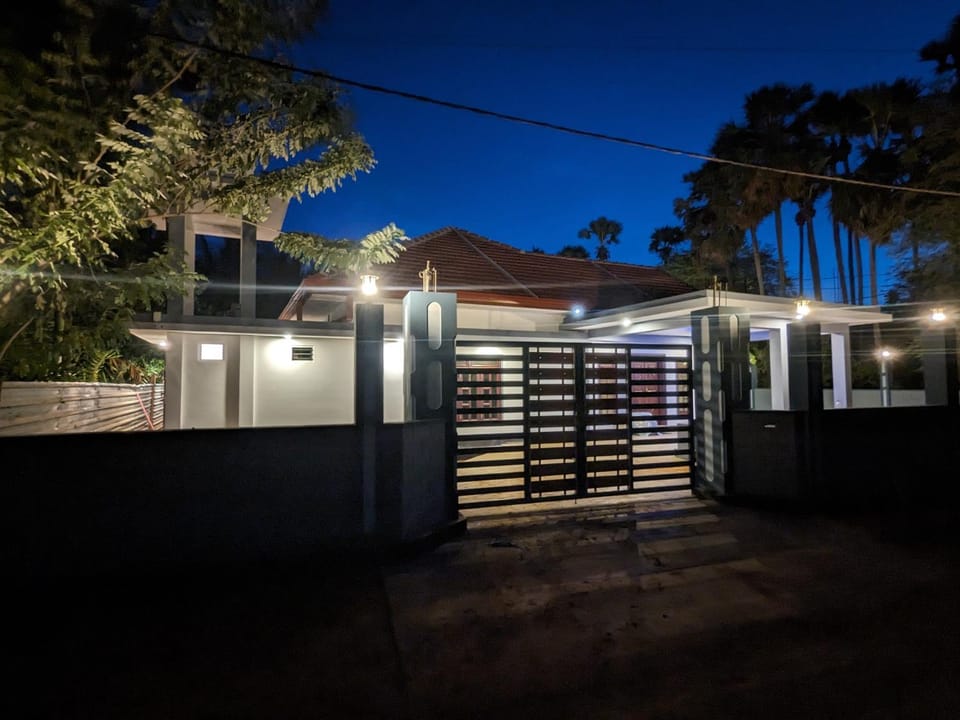 Property building, Night, Location