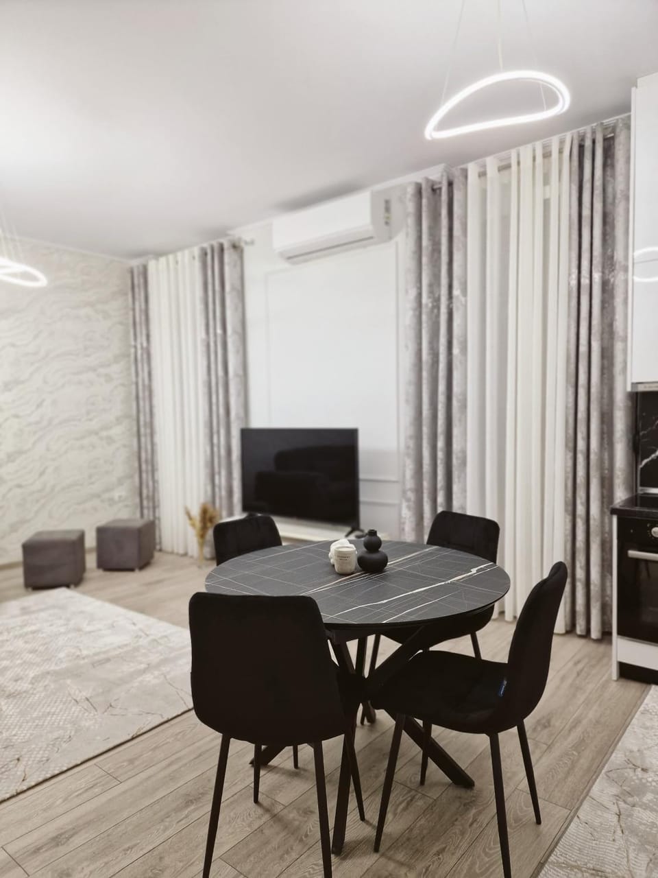 Living room, Dining area