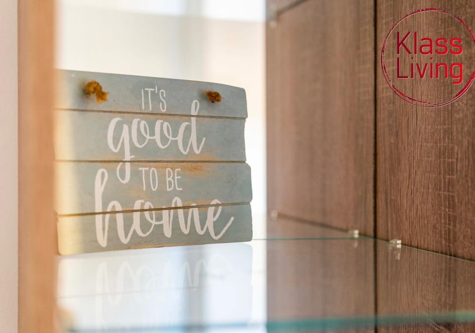 Decorative detail, Guests, group of guests, Family