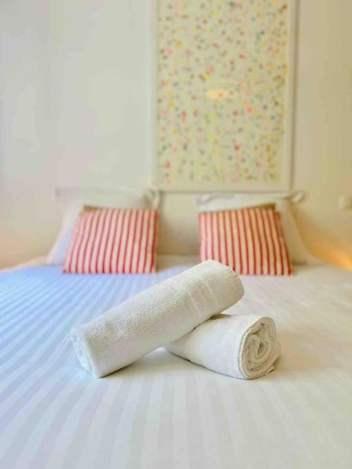 Le White Pearl : Apt 4 Prs, Parking, Clim Apartment in Antibes