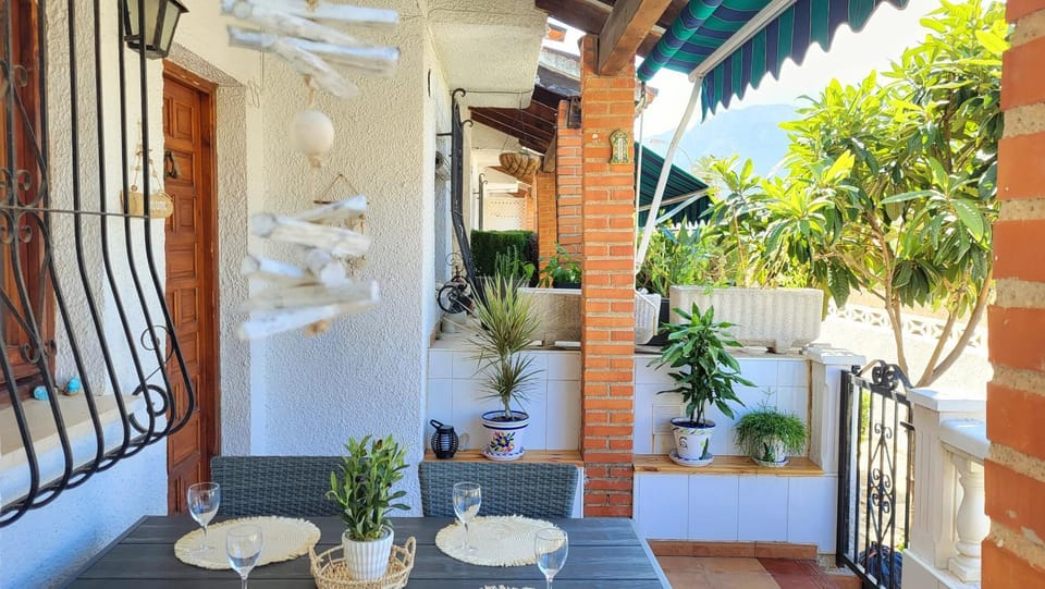 Balcony/Terrace, Balcony/Terrace, Seating area, Dining area