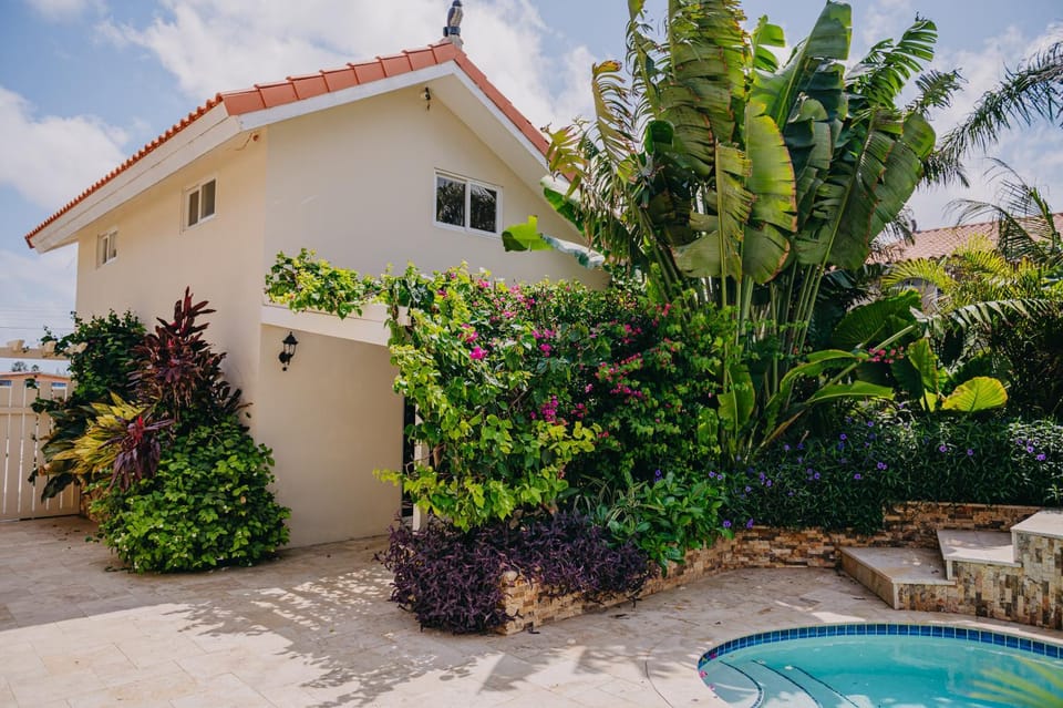 Property building, Patio, Garden
