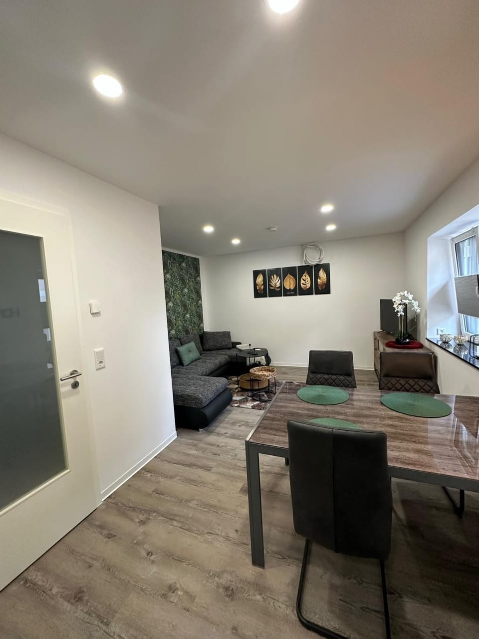 Living room, Seating area, Dining area