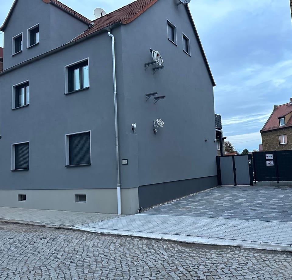 Property building, Street view