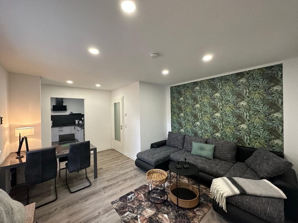 TV and multimedia, Living room, Seating area, Evening entertainment