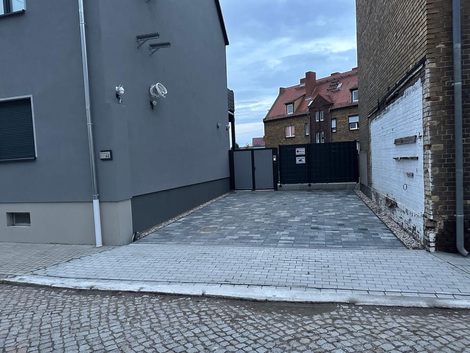 Property building, Street view