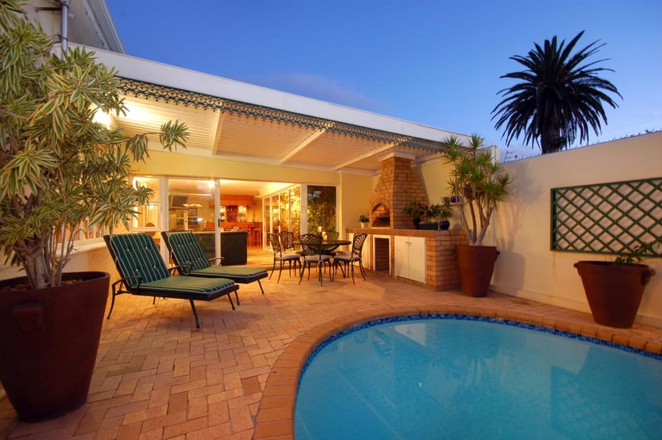 Swimming pool, Swimming pool