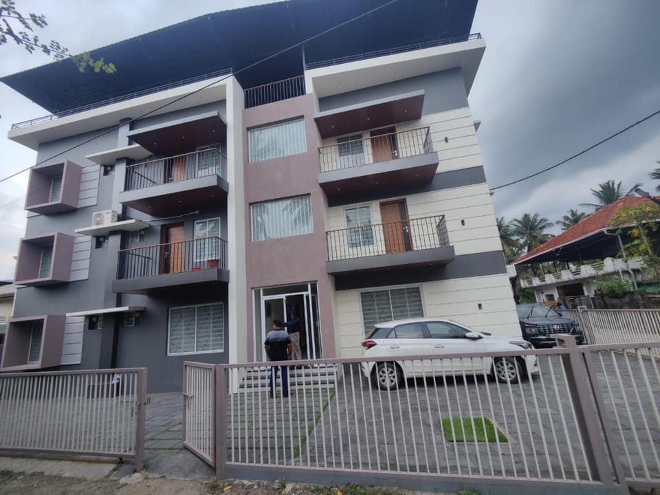 Property building, Street view, Parking