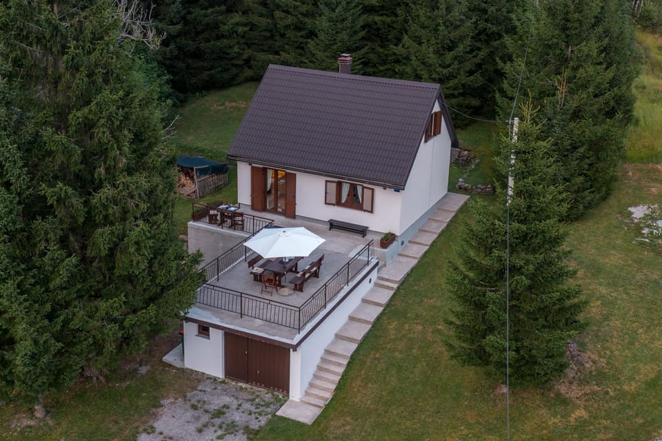 Property building, Day, Natural landscape, Garden view