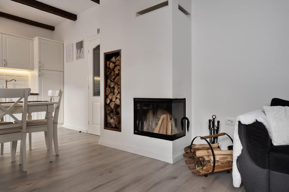 Living room, Dining area, fireplace