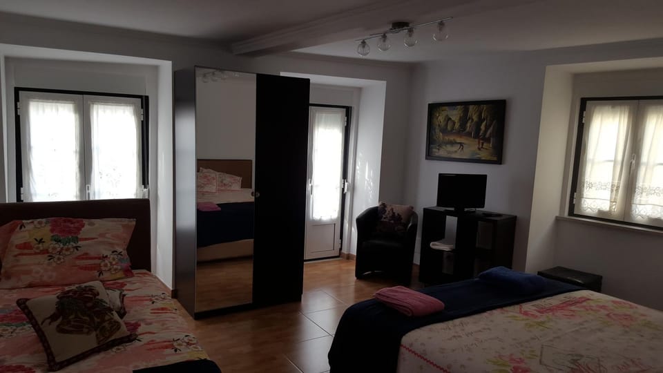 Photo of the whole room, Decorative detail, Bedroom