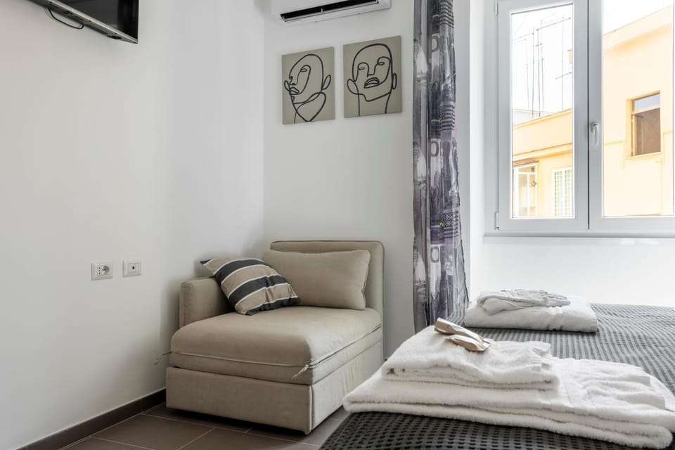 Bed, Photo of the whole room, Bedroom, towels, air conditioner