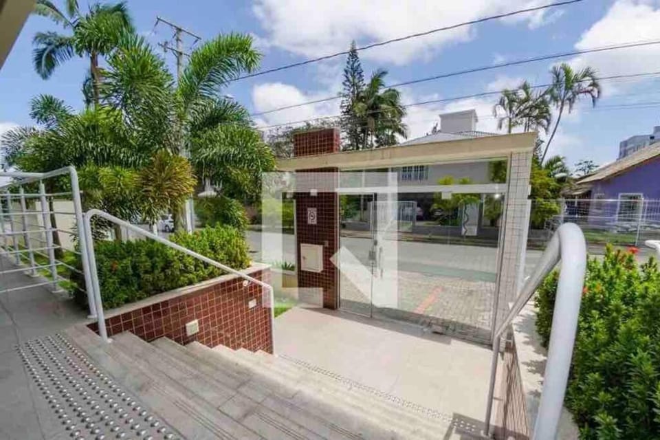 AP PRAIA DE CANASVIEIRAS ÓTIMA LOCALIZAÇÃO Apartment in Florianopolis