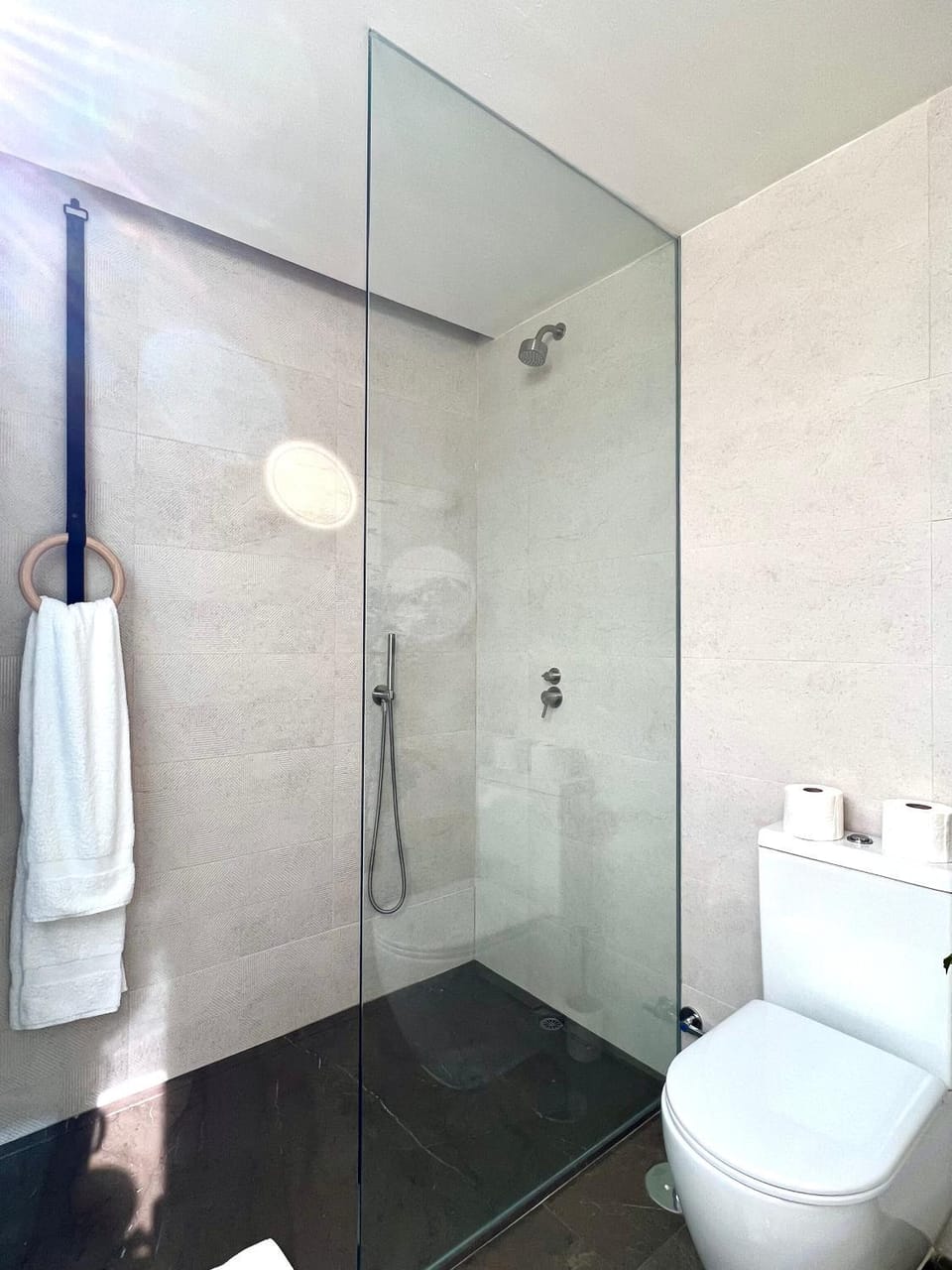 Shower, Bathroom, towels