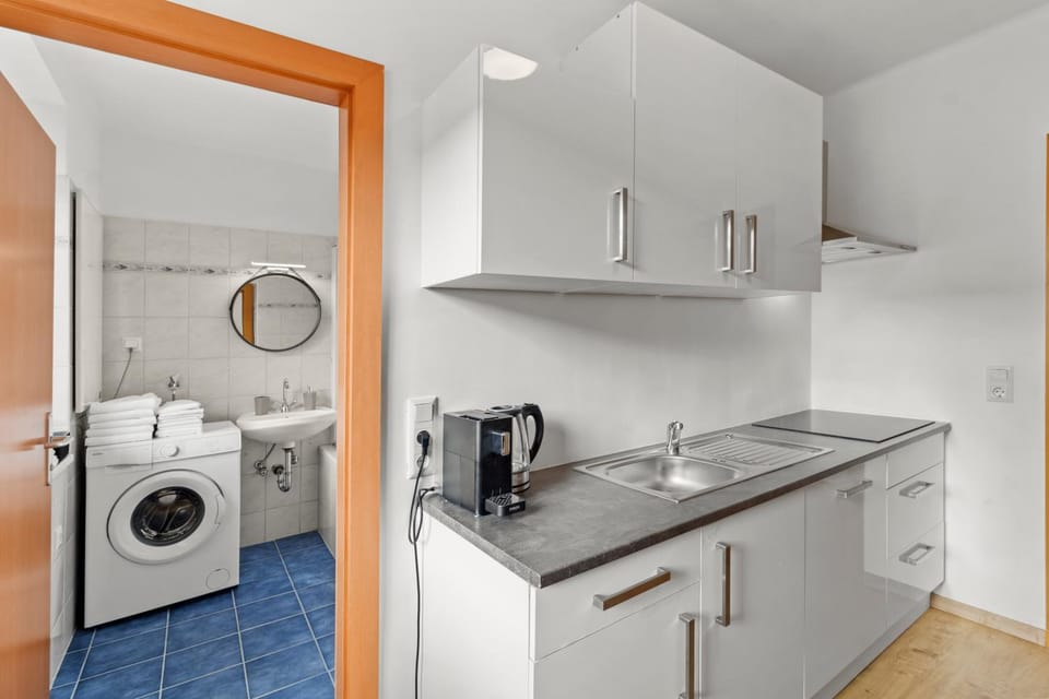 Coffee/tea facilities, Kitchen or kitchenette, dishwasher, minibar, oven, pet friendly, stove, toaster, washing machine