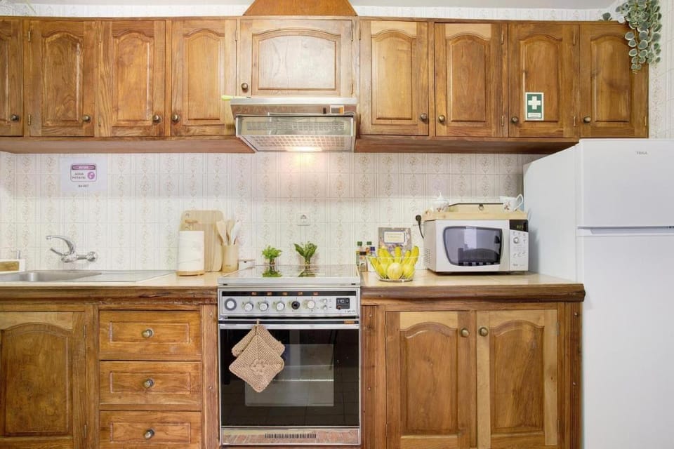 Coffee/tea facilities, Kitchen or kitchenette, minibar, pet friendly, stove