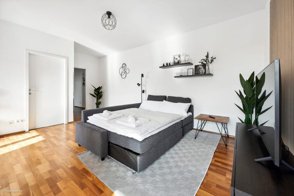 Bed, Living room