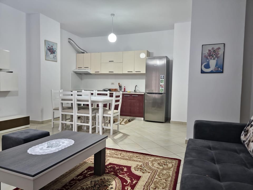 Kitchen or kitchenette, Living room, oven, pet friendly, stove