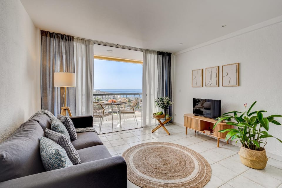 TV and multimedia, Living room, Sea view